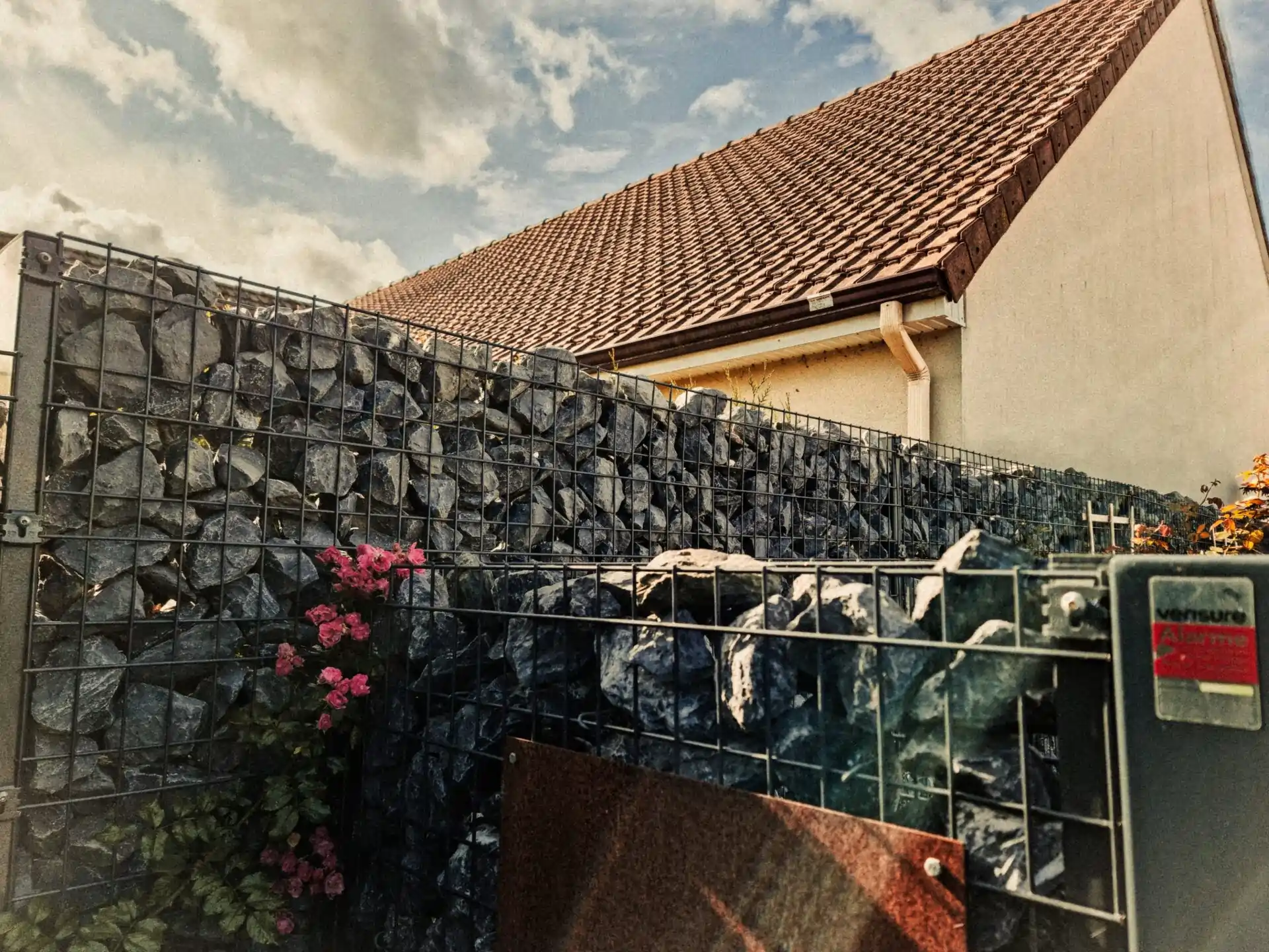 Gabions roches noires Gabions roches noires