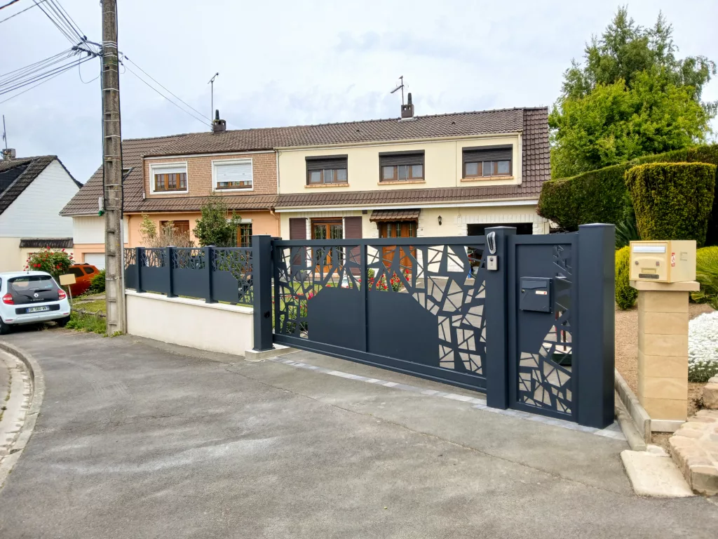 Portail moderne en aluminium