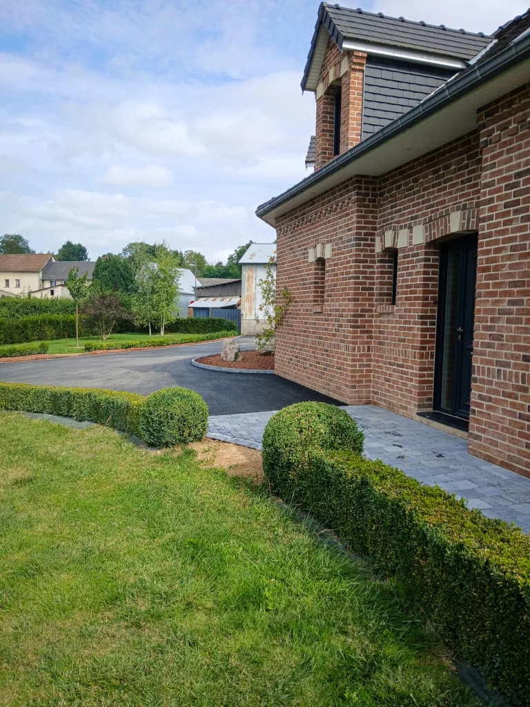 allée pierre bleu et enrobé